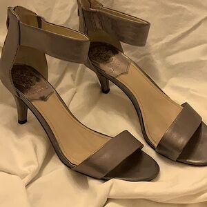 Vince Camuto Sandals, size 8